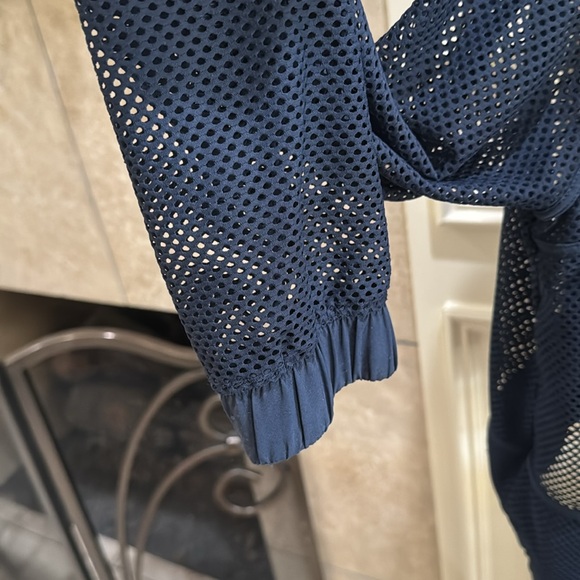 Women’s Lululemon Relaxed Fit Mesh Jacket True Navy Sz 10 - Picture 7 of 7